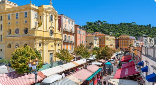 Le marché Saleya à Nice (Alpes-Maritimes)