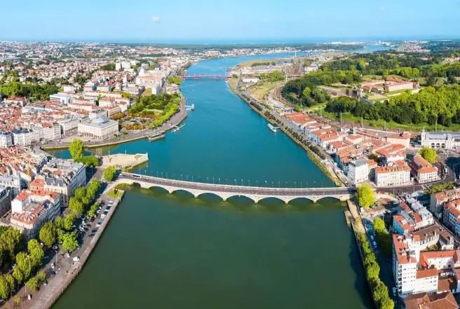 Camping en Aquitaine au bord de longues plages ensablées