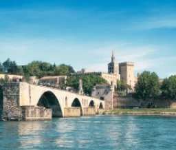 Pont Saint-Bénézet et Palais des Papes à Avignon vus depuis le Rhône - Zecamping