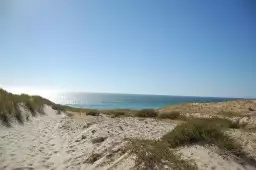 Séjour à deux pieds de la mer et d'une eau claire, parfait pour se reposer.