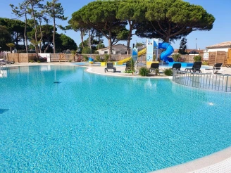 Camping Le Suroit 4* Ze collection, Camping 4* à Le Bois Plage en Ré (Charente Maritime) - Location Mobil Home pour 4 personnes - Photo N°6