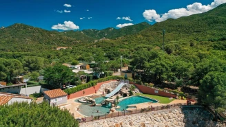 Camping Les Albères 4* - Ze collection, Camping 4* à Laroque des Albères (Pyrénées Orientales) - Location Mobil Home pour 6 personnes - Photo N°2