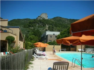 Camping la Fontaine d'Annibal 3*, Camping 3* à Buis les Baronnies (Drôme) - Location Tente équipée pour 5 personnes - Photo N°2