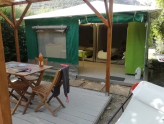 Camping la Fontaine d'Annibal 3*, Camping 3* à Buis les Baronnies (Drôme) - Location Tente équipée pour 5 personnes - Photo N°4