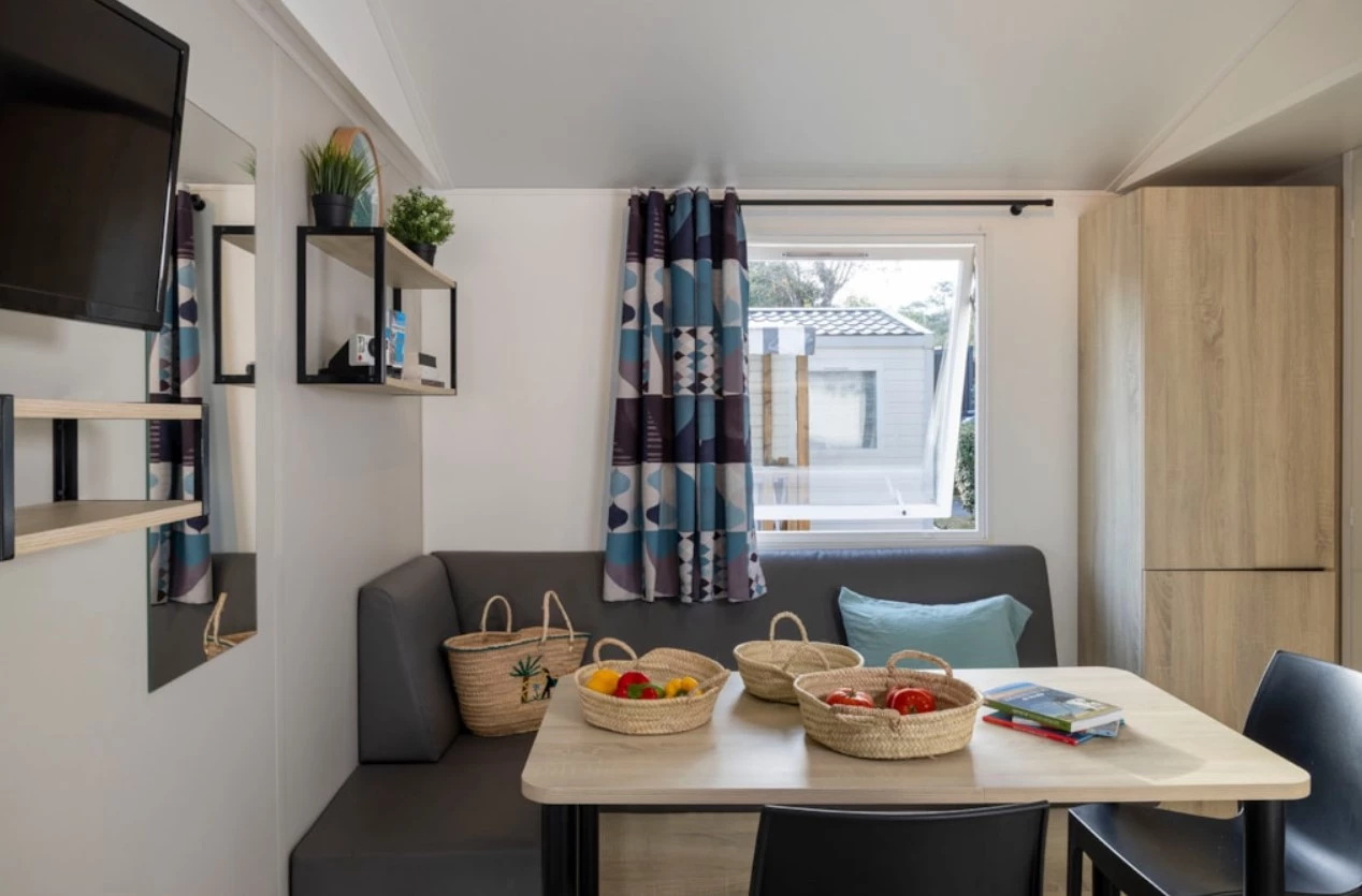 Camping La Davière Plage 4*, Camping 4* à Saint Jean de Monts (Vendée) - Location Mobil Home pour 4 personnes - Photo N°5