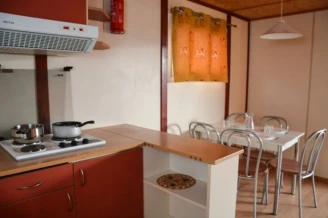 CAMPING LE CAMARGUAIS - 4*, Camping à Lattes (Hérault) - Location Chalet pour 7 personnes - Photo N°3