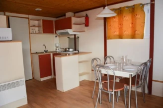 CAMPING LE CAMARGUAIS - 4*, Camping à Lattes (Hérault) - Location Chalet pour 7 personnes - Photo N°4