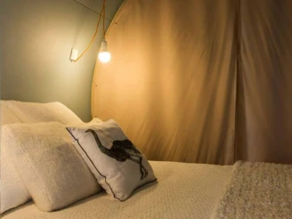Camping Couleurs du Monde , Camping 4* à Faverolles sur Cher (Loir et Cher) - Location Bungalow pour 4 personnes - Photo N°2