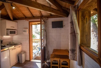 Camping Landes Azur 4*, Camping 4* à Azur (Landes) - Location Cabane pour 2 personnes - Photo N°2