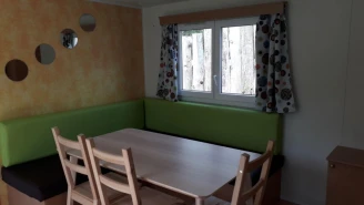 Camping La Rivière d'Argent 3*, Camping 3* à Huelgoat (Finistère) - Location Mobil Home pour 5 personnes - Photo N°4