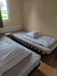 Camping Le Deffay 4*, Camping 3* à Sainte Reine de Bretagne (Loire Atlantique) - Location Mobil Home pour 4 personnes - Photo N°2