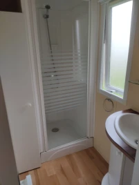 Camping Le Deffay 4*, Camping 3* à Sainte Reine de Bretagne (Loire Atlantique) - Location Mobil Home pour 4 personnes - Photo N°3