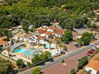 Camping Le Suroit 4*, Camping 4* à Saint Georges d'Oléron (Charente Maritime) - Location Mobil Home pour 6 personnes - Photo N°2