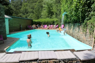 Camping Moulin de Chaules 3*, Camping 3* à Saint Constant (Cantal) - Location Yourte pour 2 personnes - Photo N°3