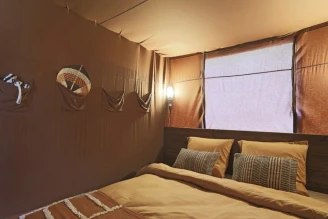 Camping Saintes Grandes Rives 3*, Camping à Saintes (Charente Maritime) - Location Mobil Home pour 4 personnes - Photo N°4