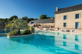  Domaine de l'Orangerie de Lanniron 5*, Camping 5* à Quimper (Finistère) - Location Mobil Home pour 2 personnes - Photo N°2