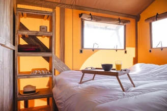 Camping Village de La Guyonnière 5*, Camping 5* à Saint Julien des Landes (Vendée) - Location Tente équipée pour 7 personnes - Photo N°4