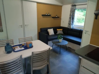 Camping de Châlons-en-Champagne 4*, Camping 4* à Châlons en Champagne (Marne) - Location Mobil Home pour 6 personnes - Photo N°3