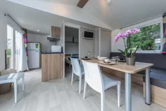 Camping de La Roche Percée, Camping 4* à Fouesnant (Finistère) - Location Mobil Home pour 6 personnes - Photo N°3