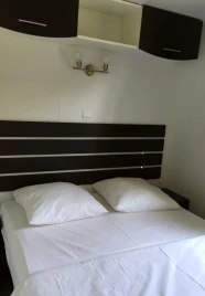 Camping de PEYROCHE - 3*, Camping 3* à Labeaume (Ardèche) - Location Mobil Home pour 6 personnes - Photo N°4