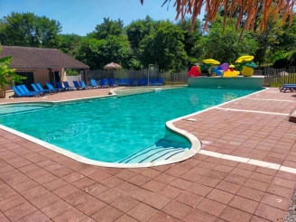 Camping l'Eau Vive 3*, Camping 4* à Carennac (Lot) - Location Mobil Home pour 4 personnes - Photo N°2