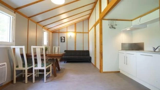 Domaine Papillon - 3*, Camping 3* à Reyrevignes (Lot) - Location Chalet pour 4 personnes - Photo N°3