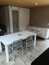 Domaine du Moulin Neuf 3* , Camping 3* à Rochefort en Terre (Morbihan) - Location Chalet pour 6 personnes - Photo N°2
