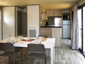 Domaine du Moulin Neuf 3* , Camping 3* à Rochefort en Terre (Morbihan) - Location Chalet pour 6 personnes - Photo N°4