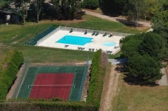 Domaine du Moulin Neuf 3* , Camping 3* à Rochefort en Terre (Morbihan) - Location Chalet pour 2 personnes - Photo N°2