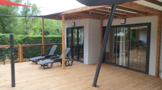 Camping La Rivière 3*, Camping 3* à Saint Maime (Alpes de Haute Provence) - Location Chalet pour 12 personnes - Photo N°3