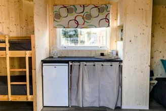 Camping Olivigne 3*, Camping 3* à Bize Minervois (Aude) - Location Cabane pour 5 personnes - Photo N°3