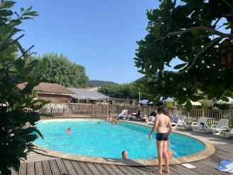 Camping Saint Martin 3*, Camping 3* à Sorèze (Tarn) - Location Tente équipée pour 4 personnes - Photo N°3