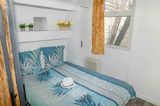 Parc Des Fontanettes - 4*, Camping à La Seyne sur Mer (Var) - Location Chalet pour 4 personnes - Photo N°4