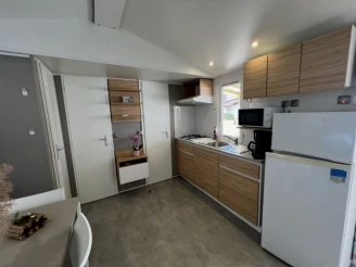 Parc Des Fontanettes - 4*, Camping à La Seyne sur Mer (Var) - Location Mobil Home pour 6 personnes - Photo N°3