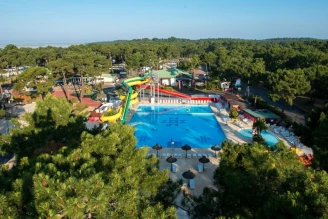 Camping Bonne Anse Plage 4*, Camping 4* à La Palmyre (Charente Maritime) - Location Mobil Home pour 8 personnes - Photo N°2