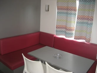 Village Vacances L'Endorph'in 3*, Camping 3* à Déols (Indre) - Location Mobil Home pour 5 personnes - Photo N°2