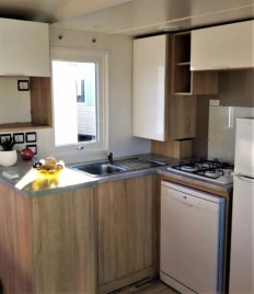 Village Vacances L'Endorph'in 3*, Camping 3* à Déols (Indre) - Location Mobil Home pour 9 personnes - Photo N°2