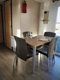 Village Vacances L'Endorph'in 3*, Camping 3* à Déols (Indre) - Location Mobil Home pour 9 personnes - Photo N°3
