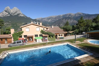 Camping Wecamp Repos de Pedraforca , Camping 4* à Saldés (Barcelone) - Location Bungalow pour 4 personnes - Photo N°2