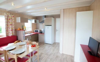 Camping Le Moténo 4*, Camping 4* à Plouhinec (Morbihan) - Location Chalet pour 4 personnes - Photo N°3