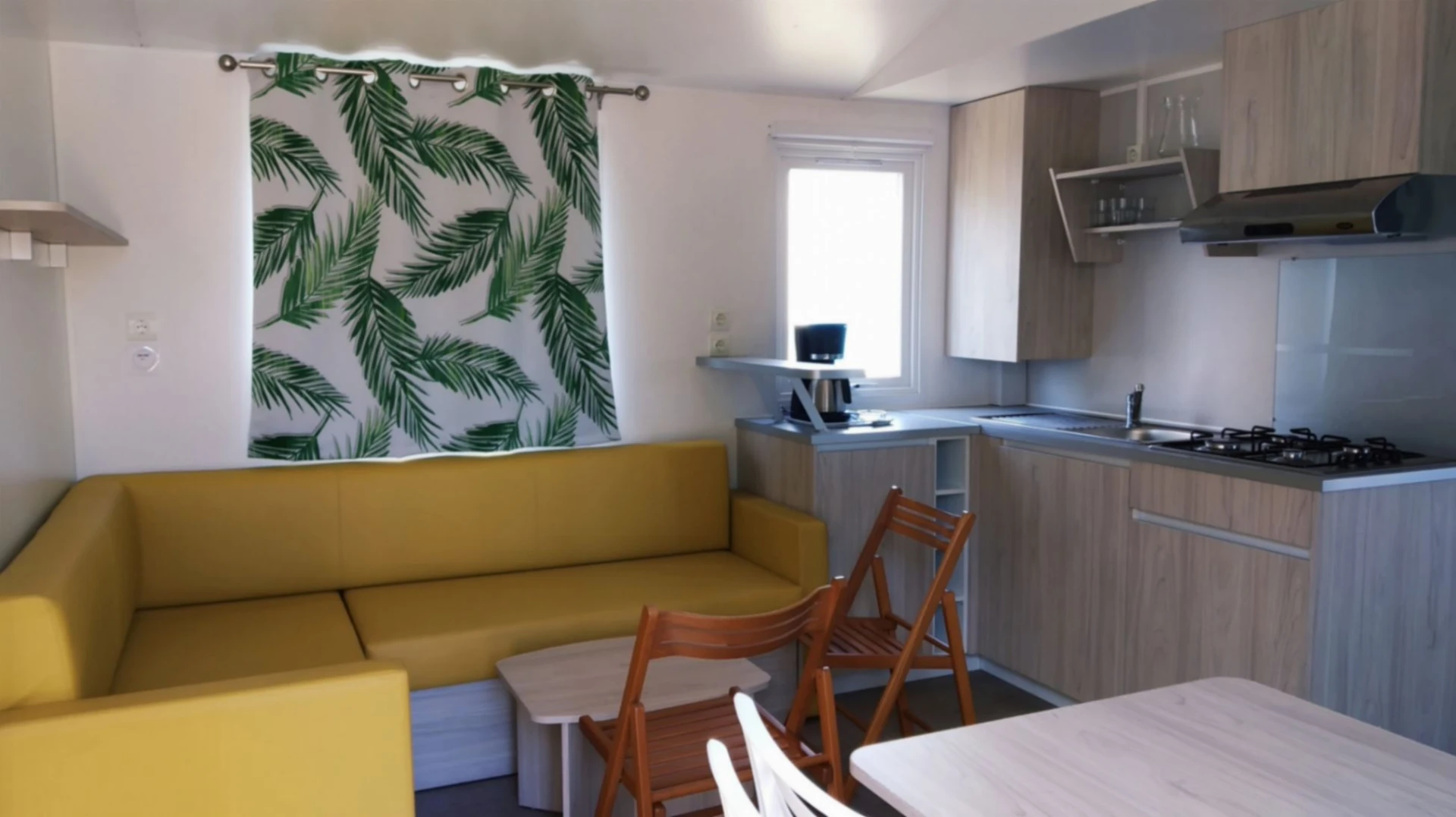 CAMPING LE CAMARGUAIS - 4*, Camping à Lattes (Hérault) - Location Mobil Home pour 6 personnes - Photo N°3