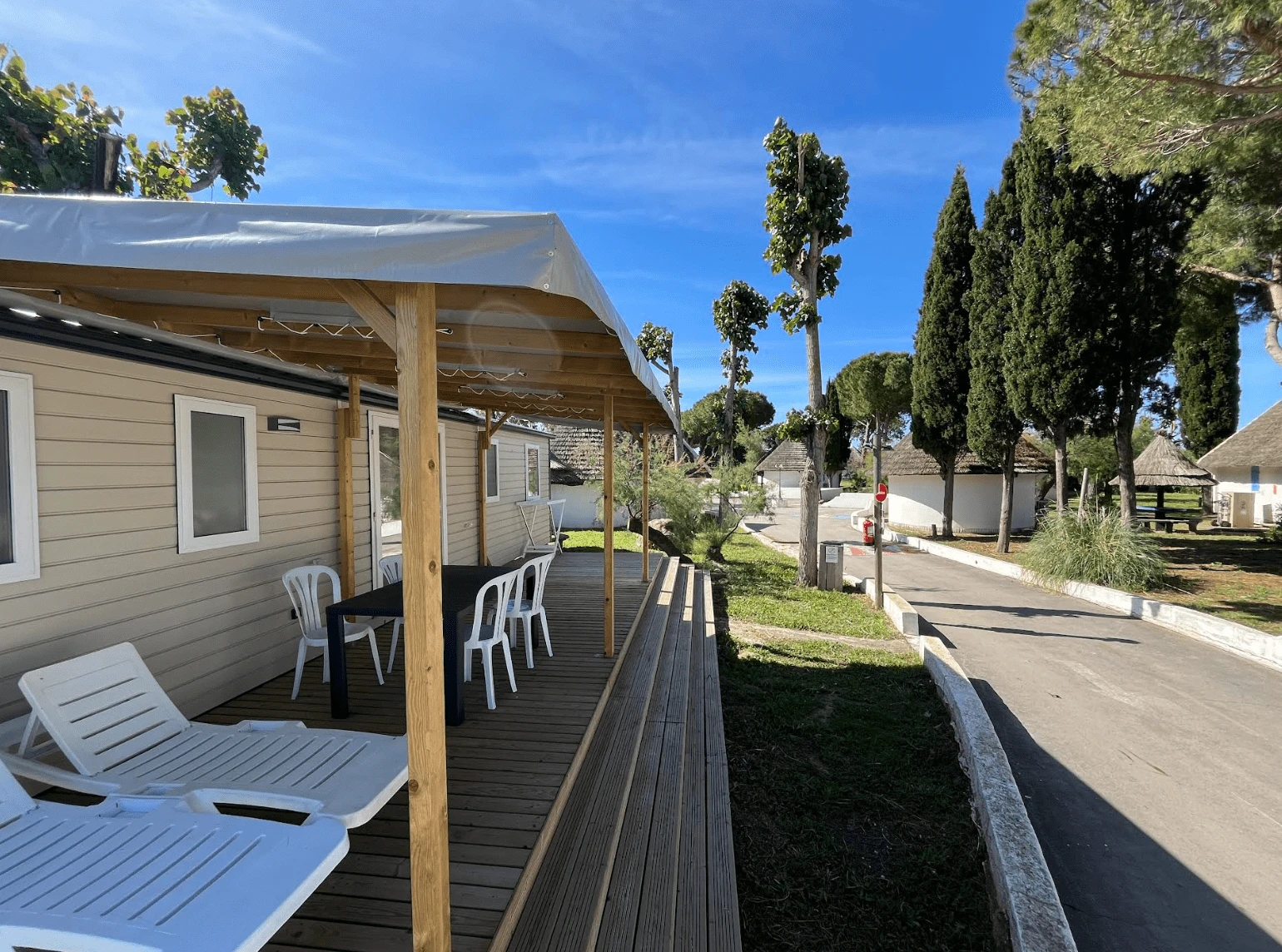 CAMPING LE CAMARGUAIS - 4*, Camping à Lattes (Hérault) - Location Mobil Home pour 4 personnes - Photo N°11