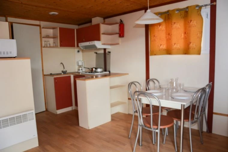 CAMPING LE CAMARGUAIS - 4*, Camping à Lattes (Hérault) - Location Chalet pour 7 personnes - Photo N°4