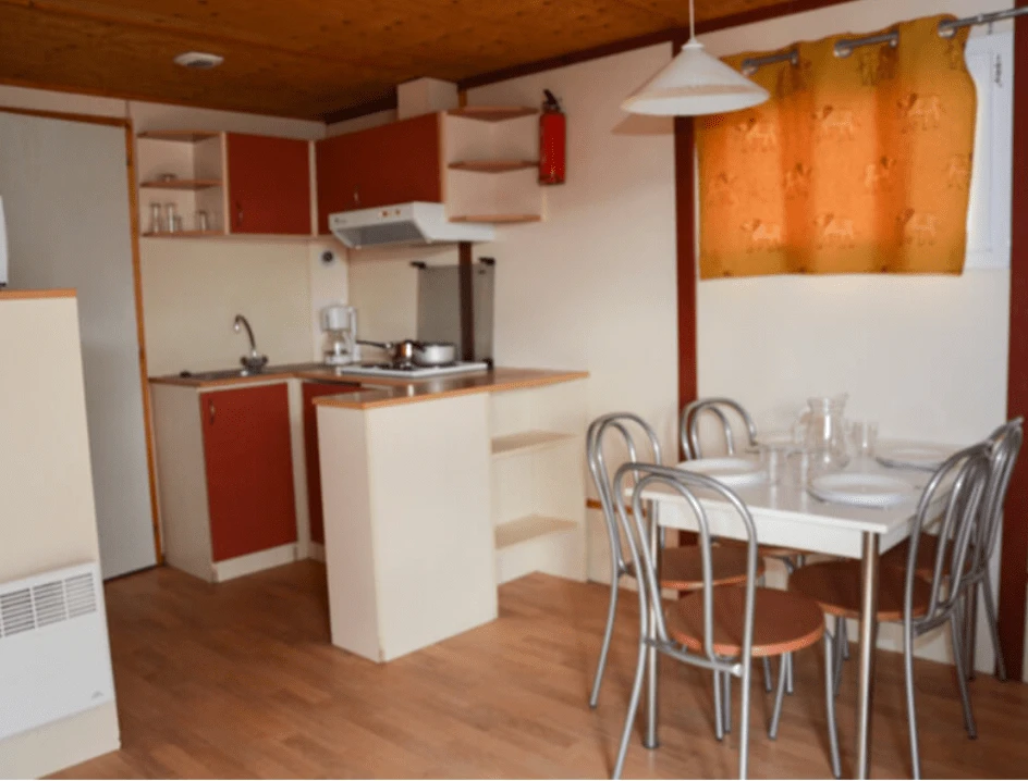 CAMPING LE CAMARGUAIS - 4*, Camping à Lattes (Hérault) - Location Chalet pour 7 personnes - Photo N°3
