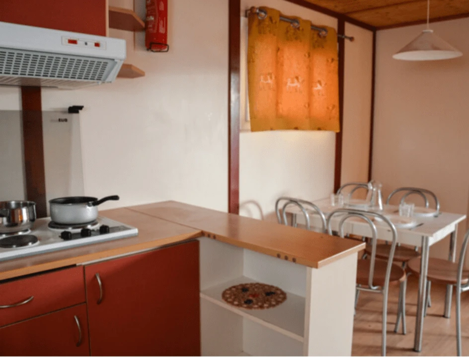 CAMPING LE CAMARGUAIS - 4*, Camping à Lattes (Hérault) - Location Chalet pour 7 personnes - Photo N°4