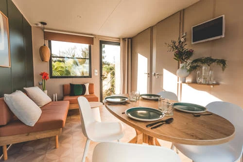 Camping Au Paradis des Campeurs 4*, Camping 4* à Les Issambres (Var) - Location Chalet pour 4 personnes - Photo N°6