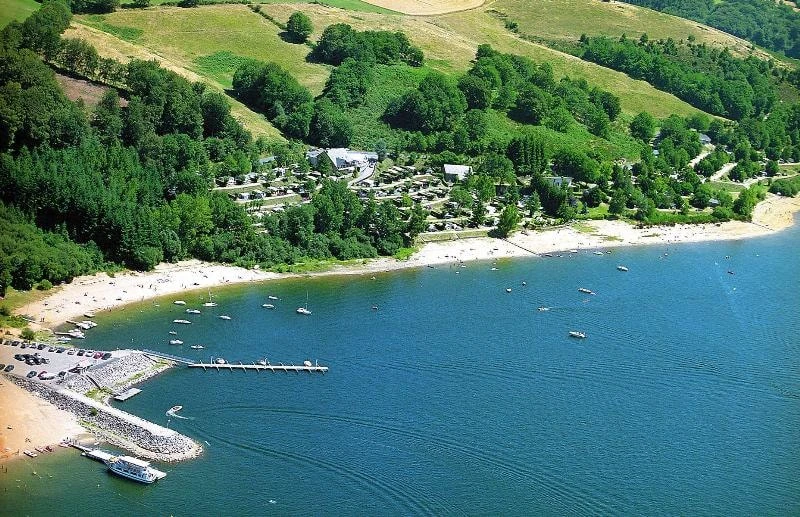  Camping Beau Rivage 4*, Camping 4* à Salles Curan (Aveyron) - Location Tente équipée pour 4 personnes - Photo N°5
