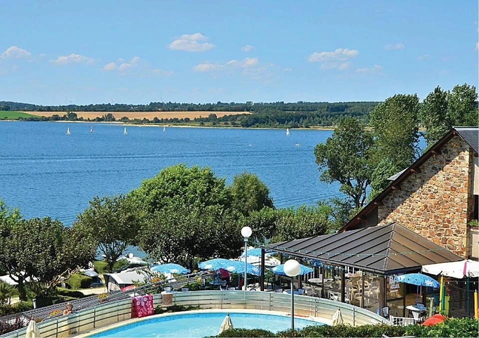  Camping Beau Rivage 4*, Camping 4* à Salles Curan (Aveyron) - Location Tente équipée pour 4 personnes - Photo N°6