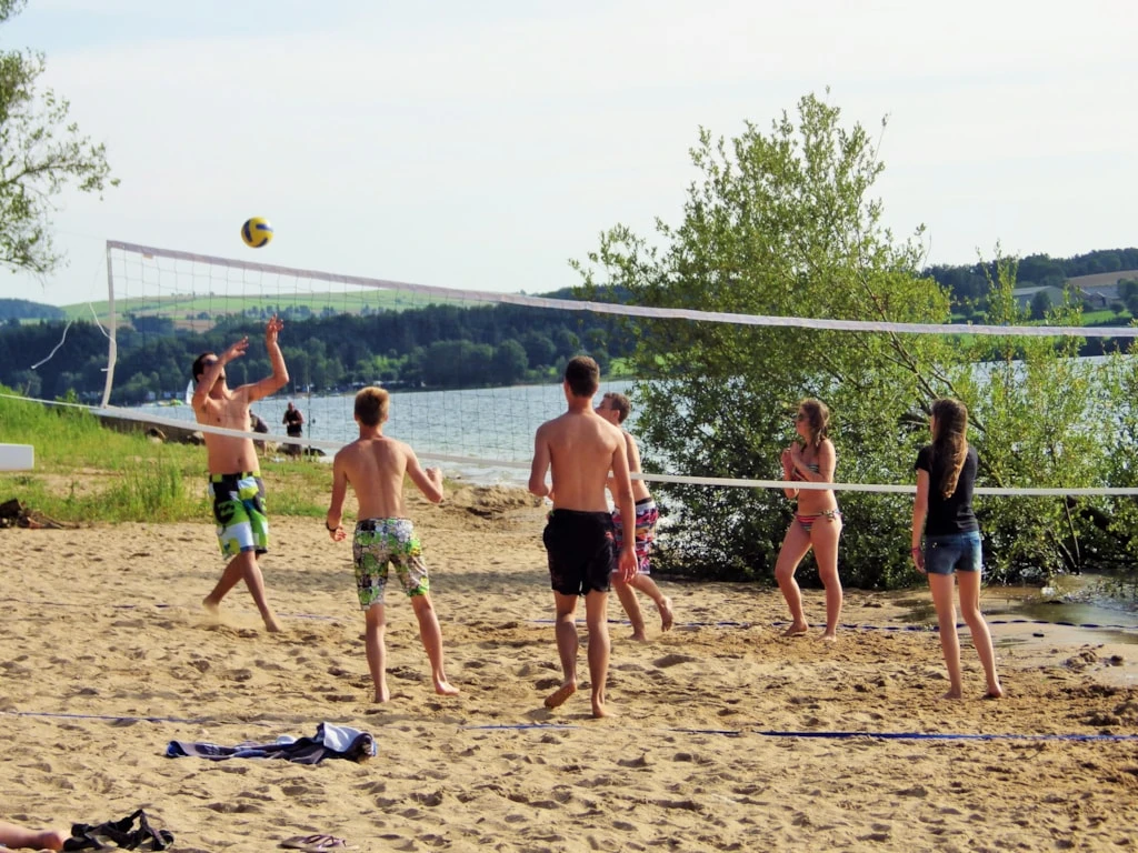  Camping Beau Rivage 4*, Camping 4* à Salles Curan (Aveyron) - Location Tente équipée pour 4 personnes - Photo N°8