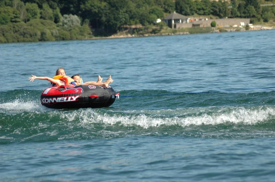  Camping Beau Rivage 4*, Camping 4* à Salles Curan (Aveyron) - Location Tente équipée pour 4 personnes - Photo N°9